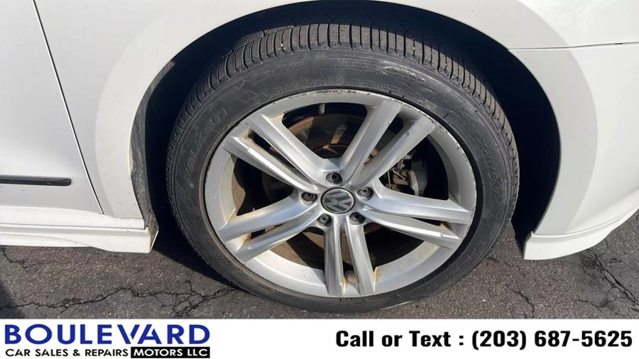2015 Volkswagen Passat V6 SEL Premium Sedan 4D photo
