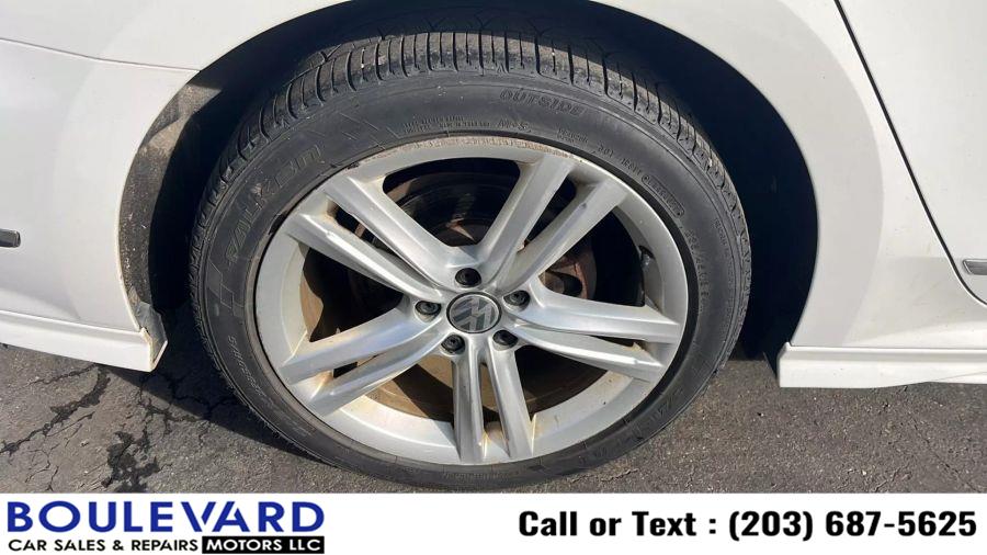 2015 Volkswagen Passat V6 SEL Premium Sedan 4D photo