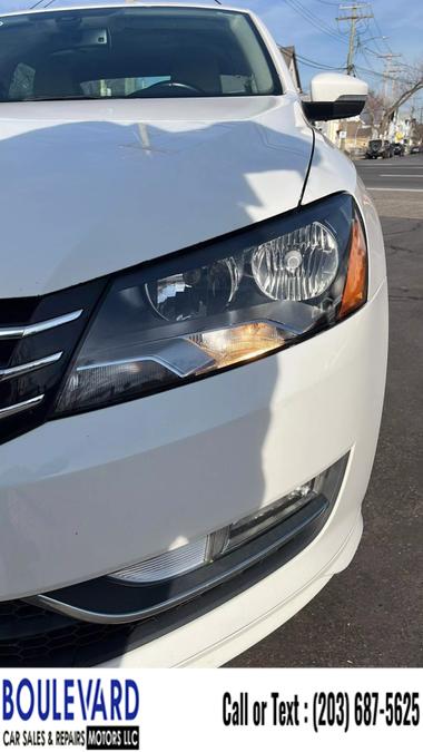 2015 Volkswagen Passat V6 SEL Premium Sedan 4D photo