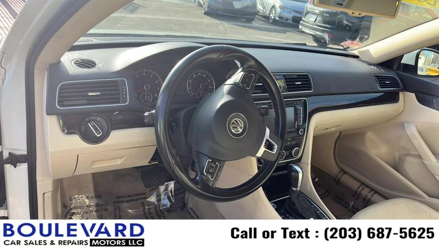 2015 Volkswagen Passat V6 SEL Premium Sedan 4D photo