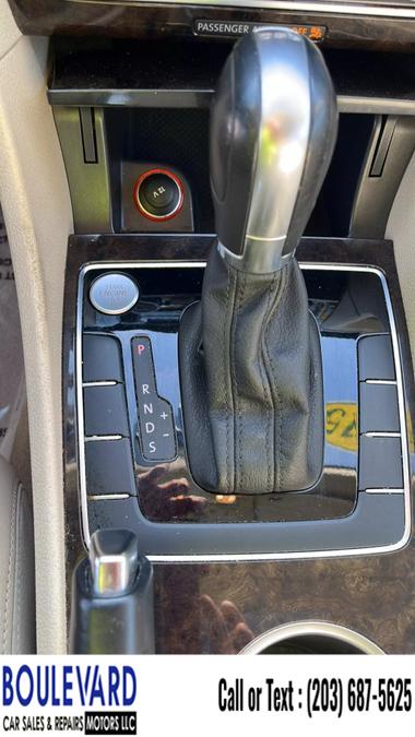 2015 Volkswagen Passat V6 SEL Premium Sedan 4D photo