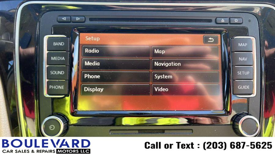 2015 Volkswagen Passat V6 SEL Premium Sedan 4D photo