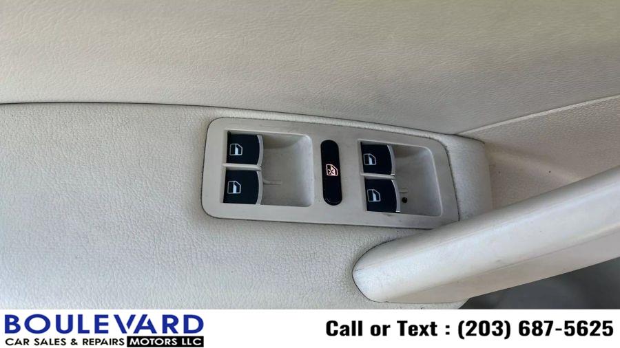 2015 Volkswagen Passat V6 SEL Premium Sedan 4D photo