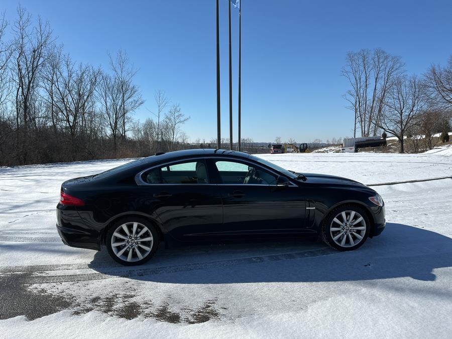 2010 Jaguar XF Premium Luxury photo