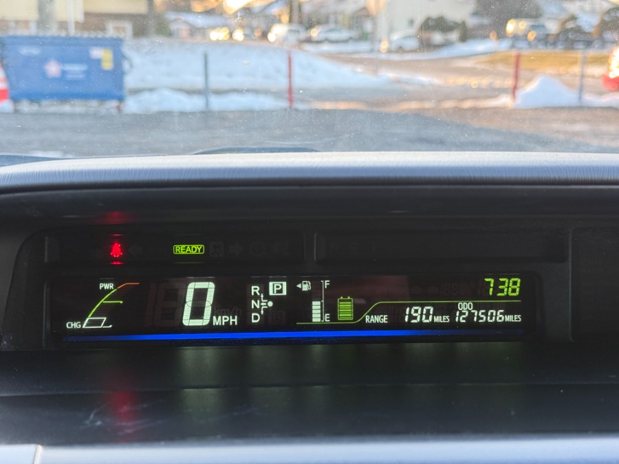 2016 Toyota Prius v 5dr Wgn Two (Natl) photo
