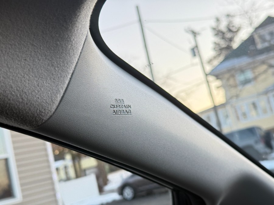2016 Toyota Prius v 5dr Wgn Two (Natl) photo