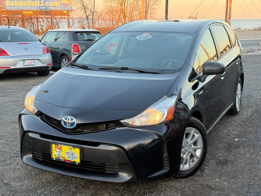 2016 Toyota Prius v 5dr Wgn Two (Natl) photo