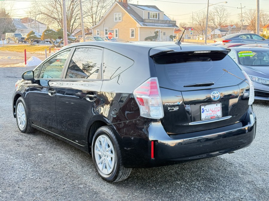 2016 Toyota Prius v 5dr Wgn Two (Natl) photo
