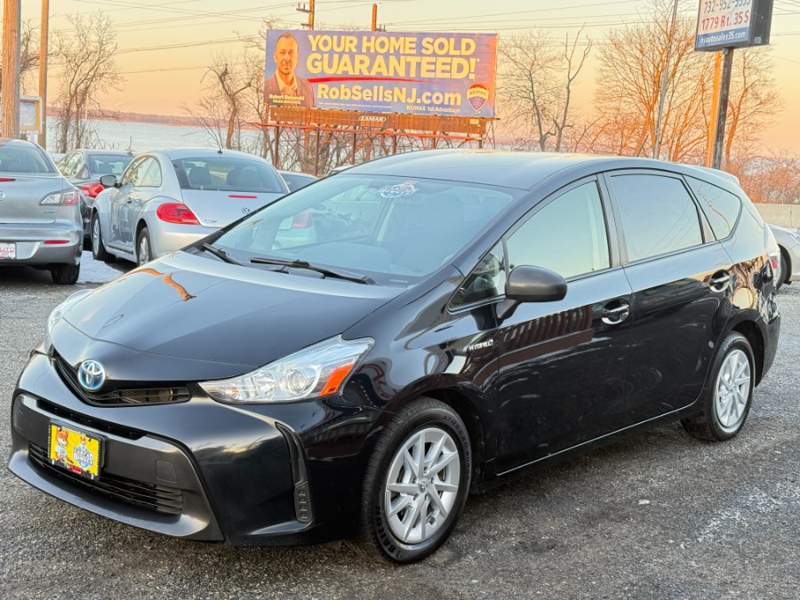 2016 Toyota Prius v 5dr Wgn Two (Natl) photo