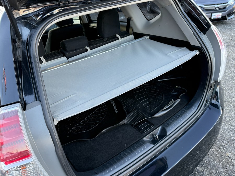 2016 Toyota Prius v 5dr Wgn Two (Natl) photo