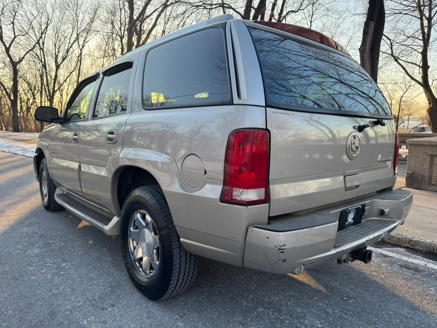 2004 Cadillac Escalade photo