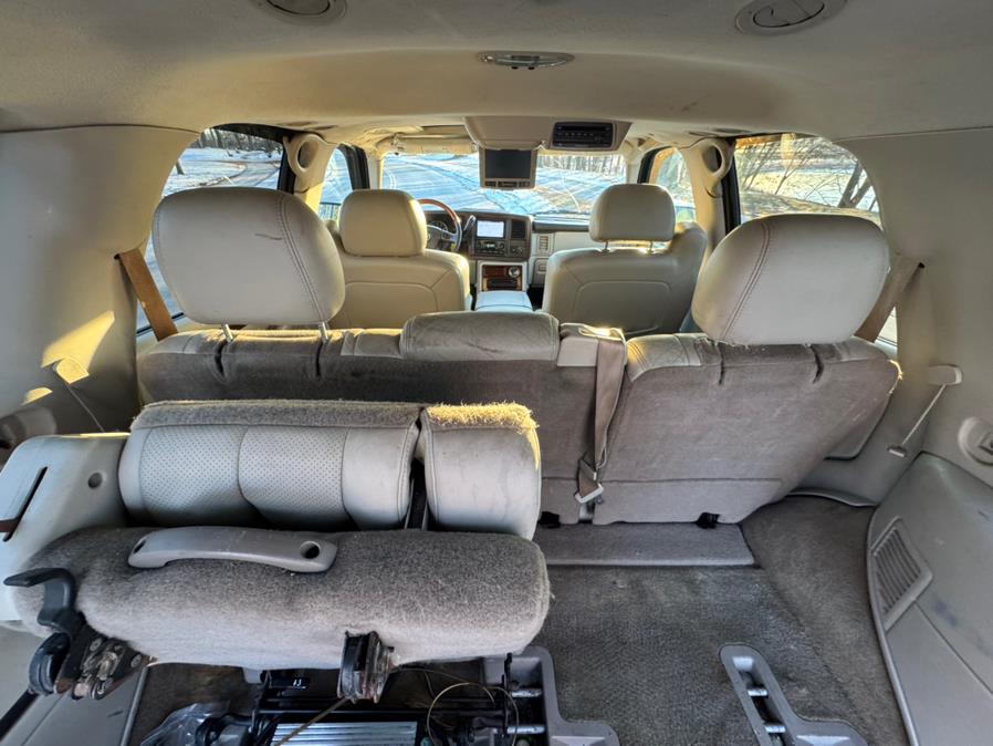 2004 Cadillac Escalade photo