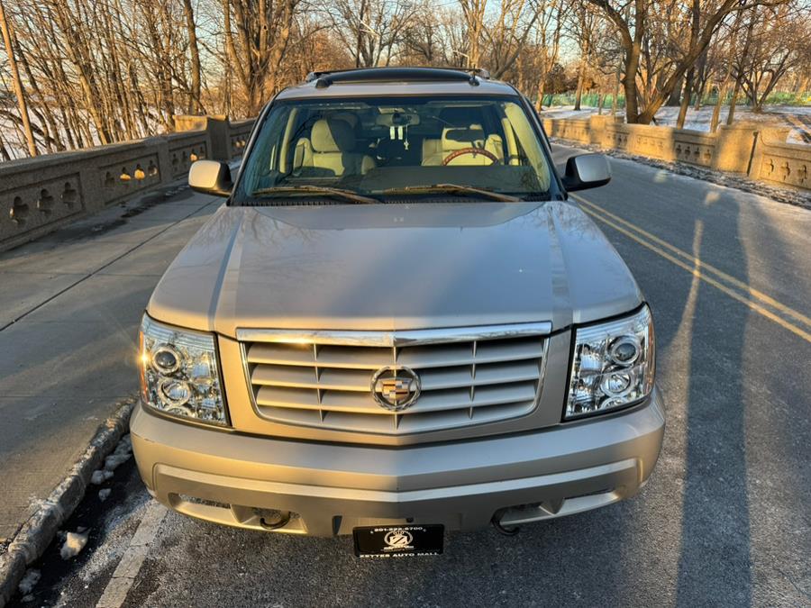 2004 Cadillac Escalade photo