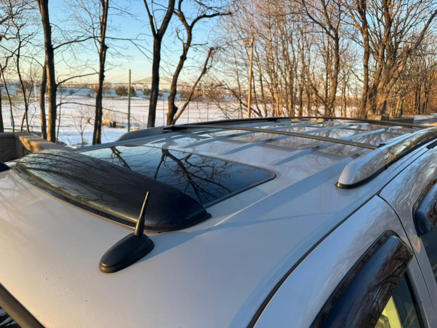 2004 Cadillac Escalade photo