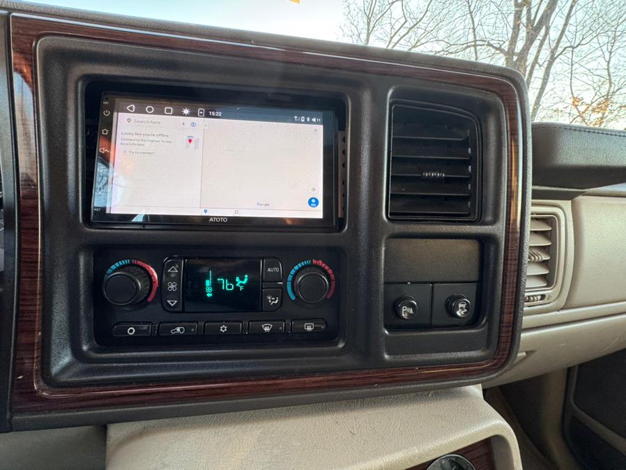 2004 Cadillac Escalade photo