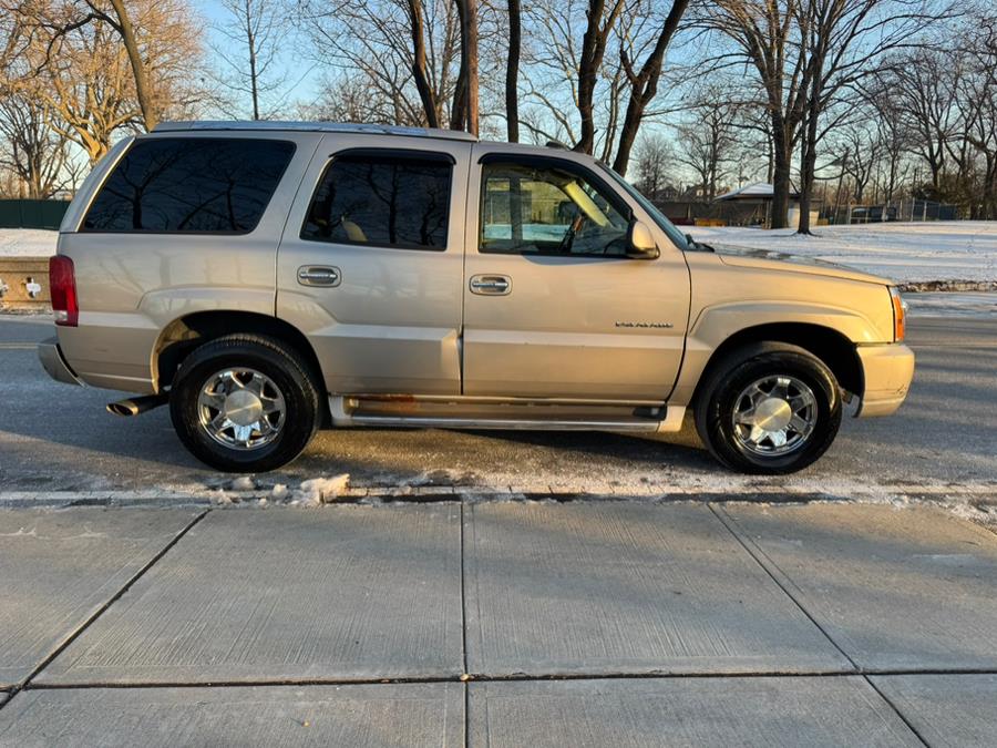 2004 Cadillac Escalade photo