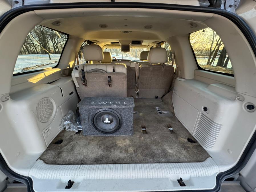 2004 Cadillac Escalade photo