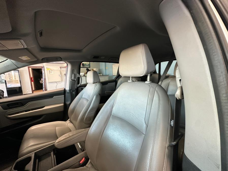 2019 Honda Odyssey EX-L w/Navi/RES Auto photo