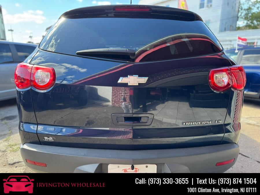 2011 Chevrolet Traverse LS photo