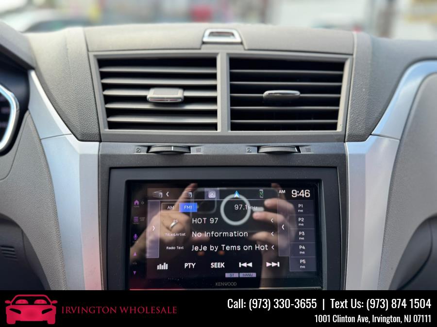 2011 Chevrolet Traverse LS photo