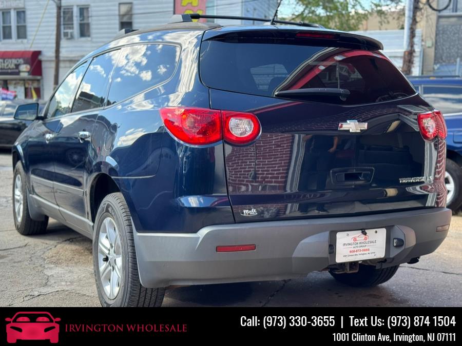 2011 Chevrolet Traverse LS photo