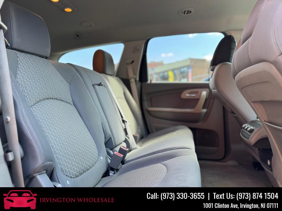 2011 Chevrolet Traverse LS photo
