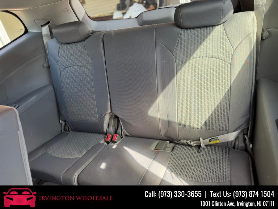 2011 Chevrolet Traverse LS photo