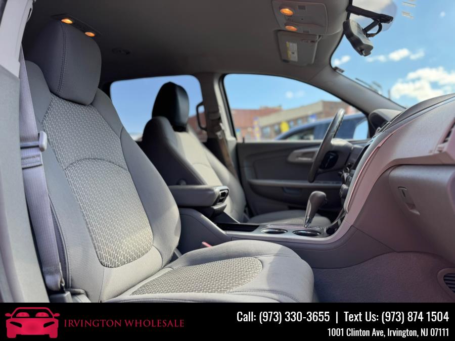 2011 Chevrolet Traverse LS photo