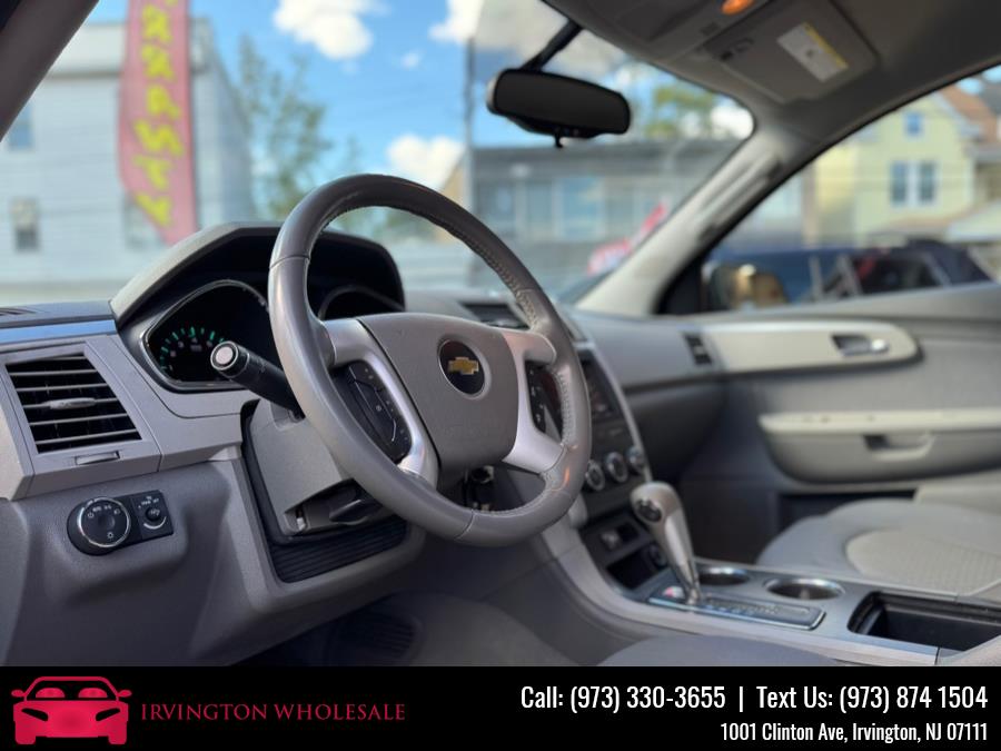 2011 Chevrolet Traverse LS photo