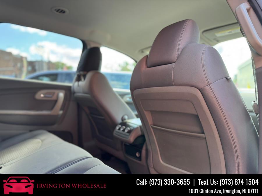 2011 Chevrolet Traverse LS photo