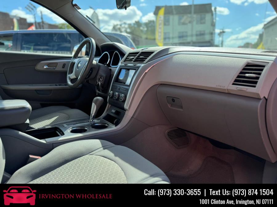 2011 Chevrolet Traverse LS photo