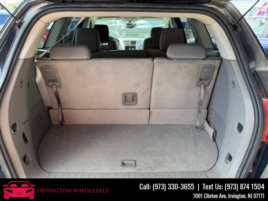 2011 Chevrolet Traverse LS photo