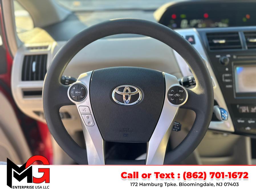 2012 Toyota Prius v Two photo