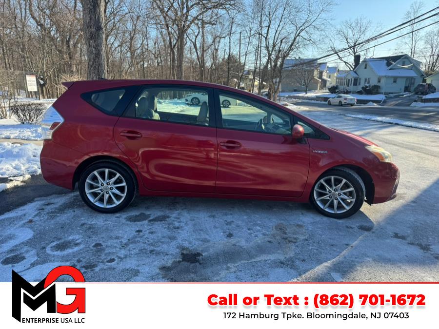 2012 Toyota Prius v Two photo