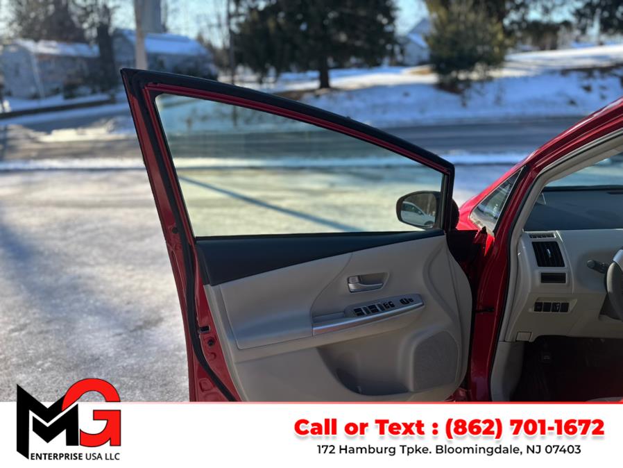 2012 Toyota Prius v Two photo