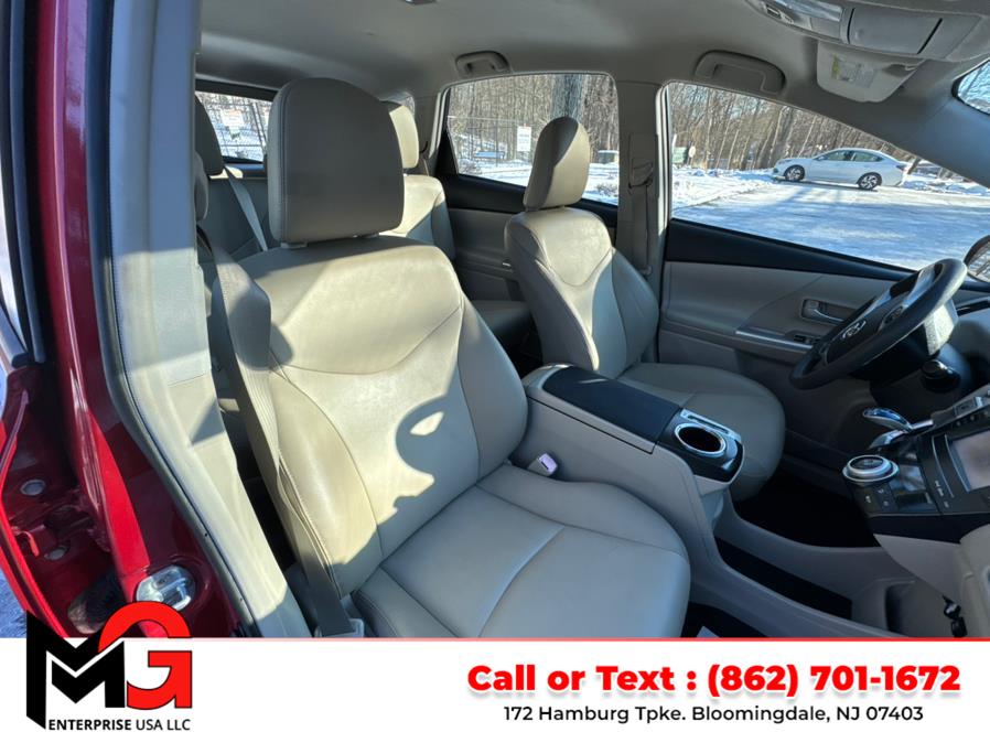 2012 Toyota Prius v Two photo