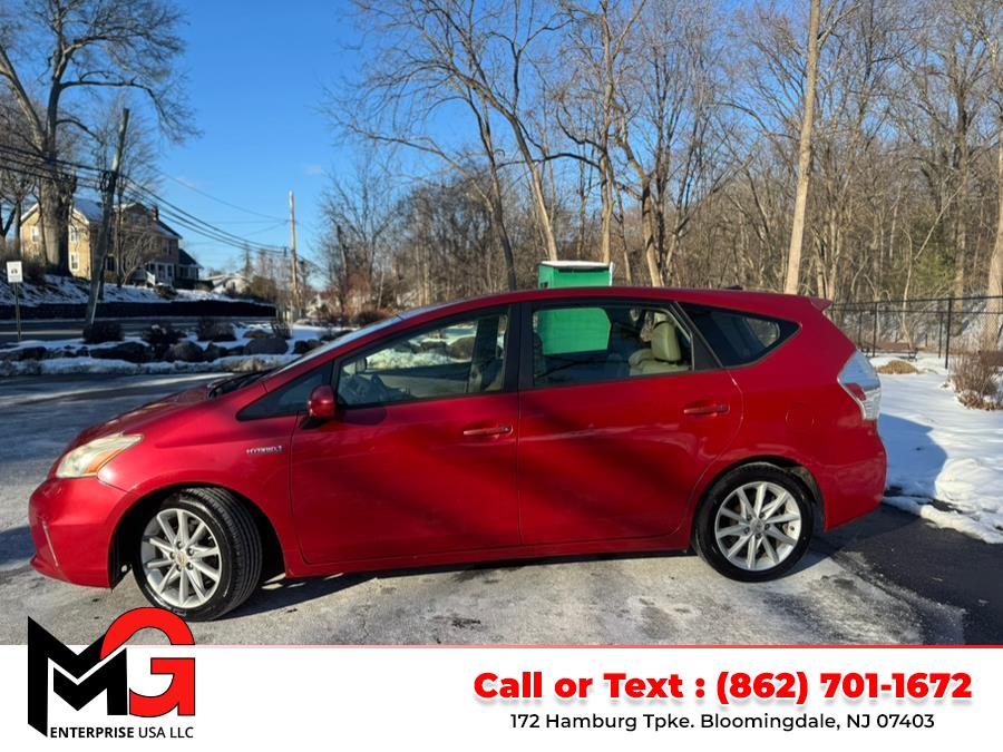 2012 Toyota Prius v Two photo