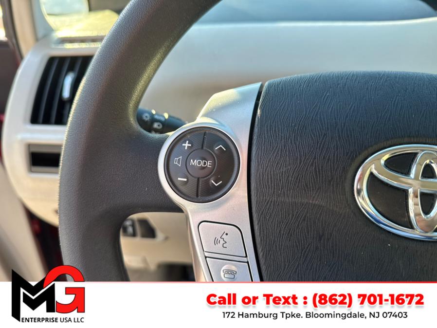 2012 Toyota Prius v Two photo