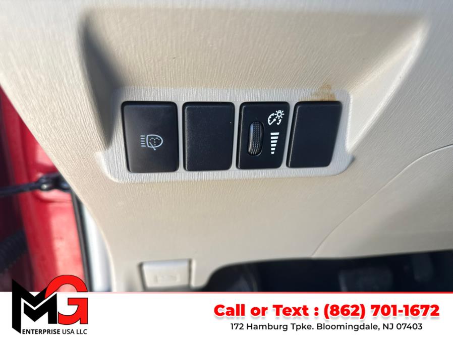 2012 Toyota Prius v Two photo