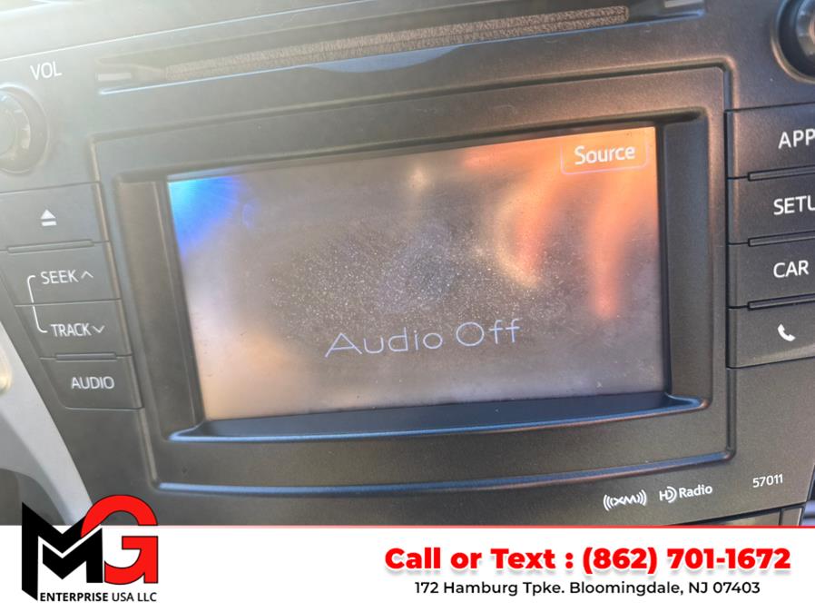2012 Toyota Prius v Two photo