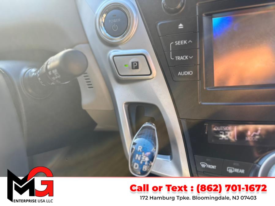 2012 Toyota Prius v Two photo