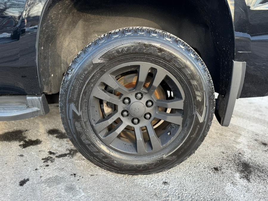 2018 Chevrolet Tahoe 4WD 4dr LT photo