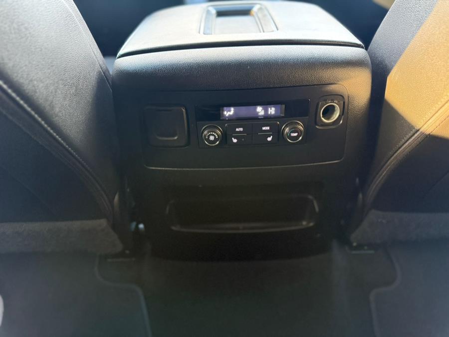 2018 Chevrolet Tahoe 4WD 4dr LT photo