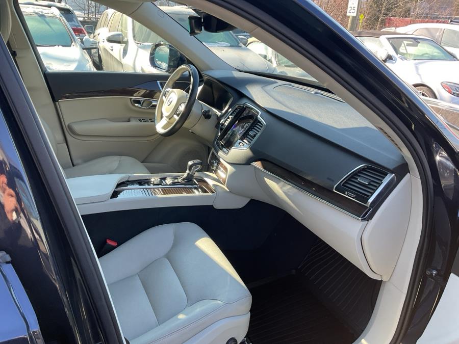 2016 Volvo XC90 AWD 4dr T6 Momentum photo