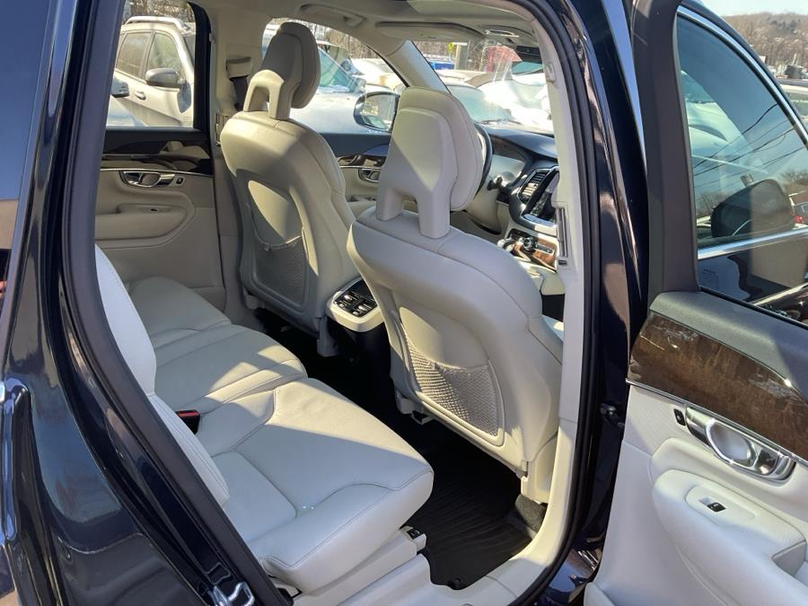 2016 Volvo XC90 AWD 4dr T6 Momentum photo