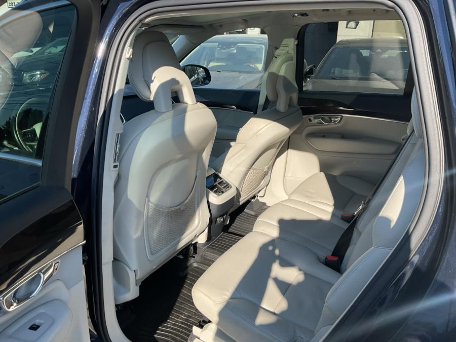 2016 Volvo XC90 AWD 4dr T6 Momentum photo