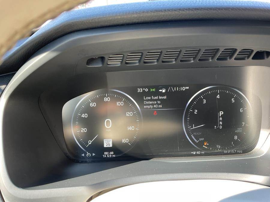 2016 Volvo XC90 AWD 4dr T6 Momentum photo