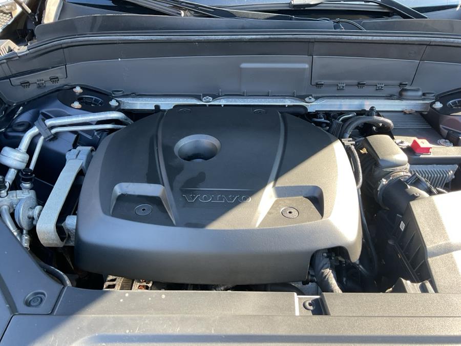 2016 Volvo XC90 AWD 4dr T6 Momentum photo