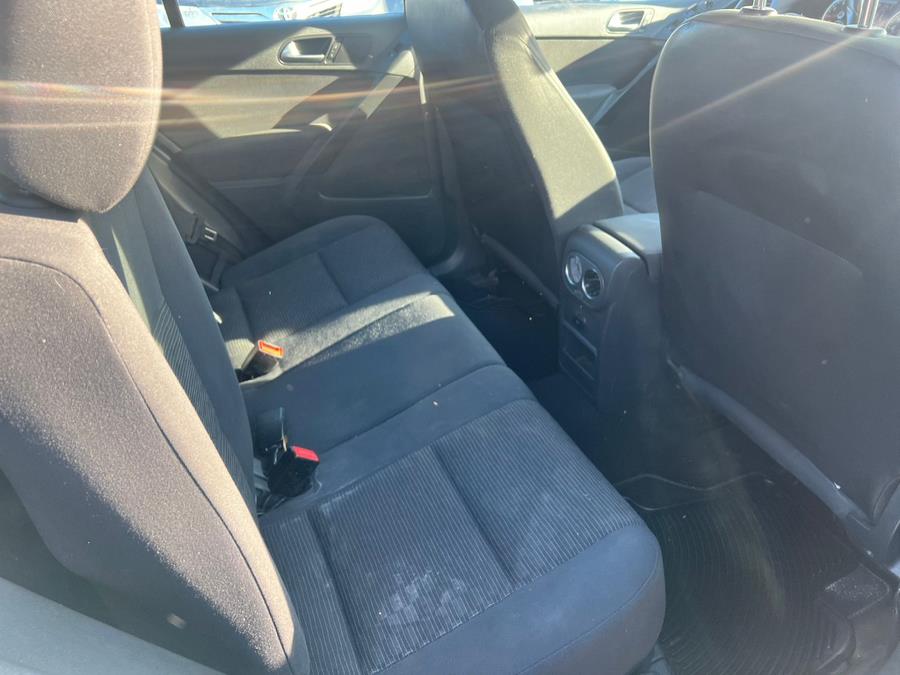 2014 Volkswagen Tiguan S photo