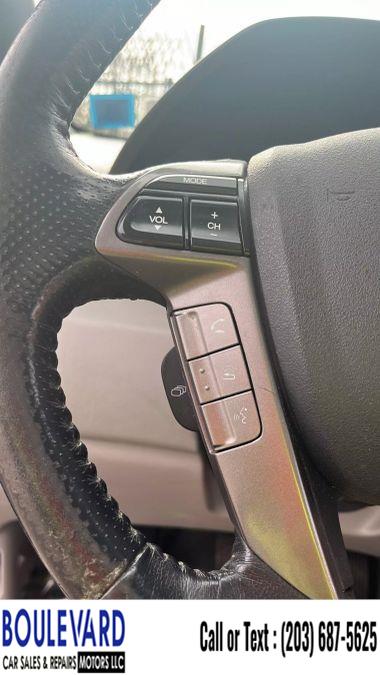 2015 Honda Odyssey Touring Minivan 4D photo